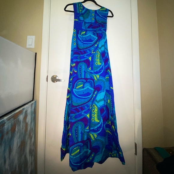 Stunning Vintage 1960s Hawaiian Dress - Picture 3 of 5